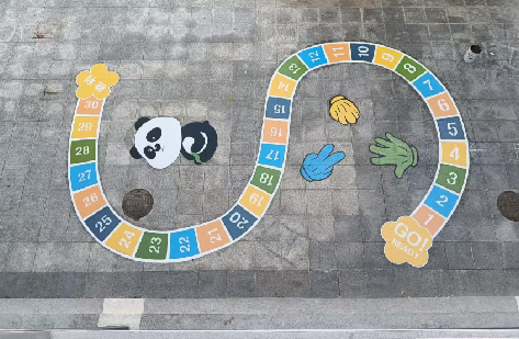  石狮地面游戏彩绘